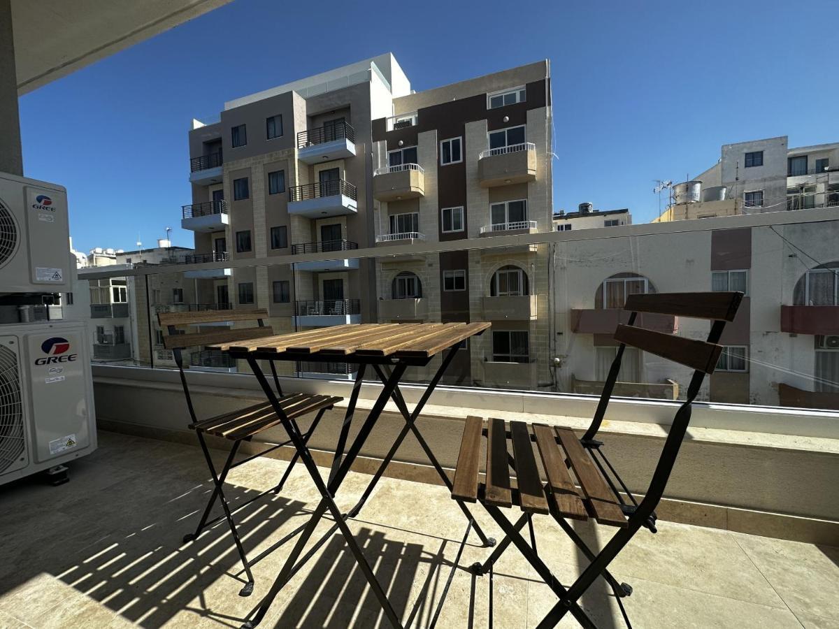 Qawra Holiday Apartment Сейнт Полс Бей Екстериор снимка